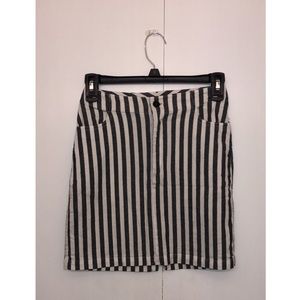 Striped Brandy Melville skirt!!